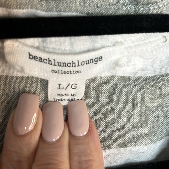 Beach Lunch Lounge tie front button down top shirt sleeveless - Picture 5 of 7